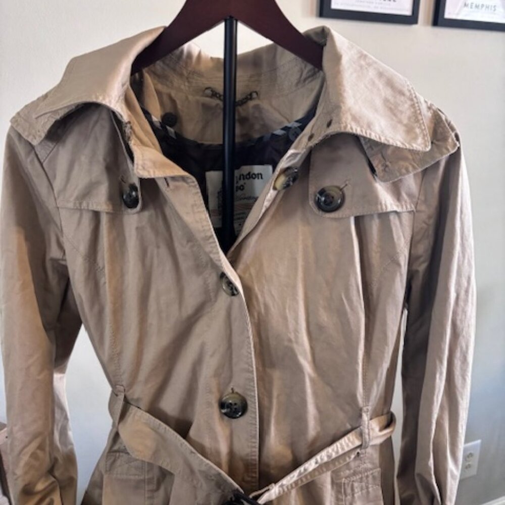 London Fog Heritage Lined Lightweight Doublebreasted Trenchcoat, Women's M. Tan.